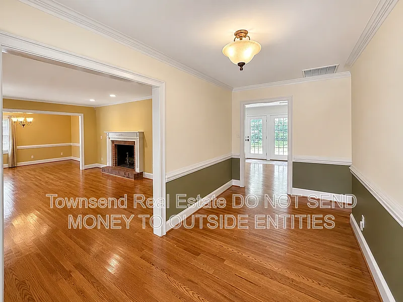 3 bed, 2.5 bath, 2264 sqft, $2,600 — Photo 3