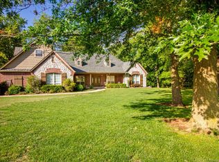 15 Woodcreek Ln, Pryor, OK 74361