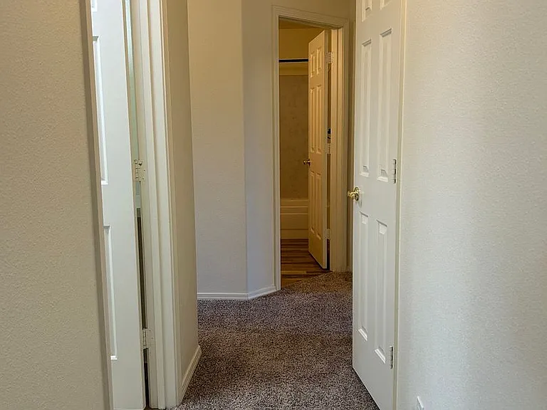 411 N Edgewood Ln — Photo 23