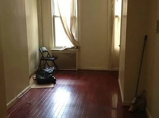 Rented by Capri Jet Realty Corp | media 9