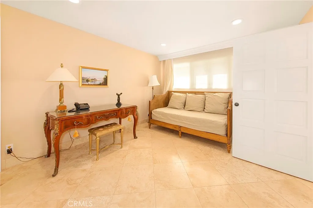 4 bed, 3101 sqft, $8,000 — Photo 2