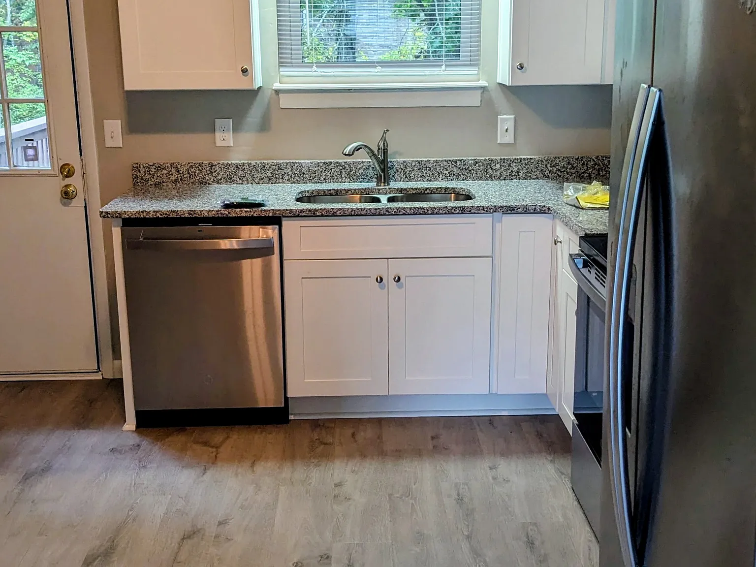 2 bed, 770 sqft, $1,300 — Photo 3