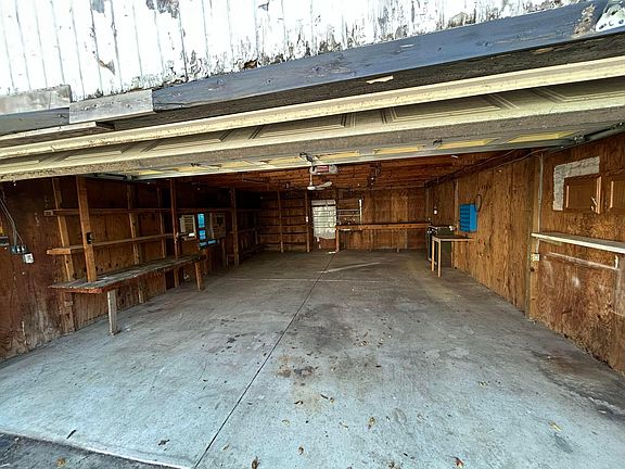 4th image of 3357 Eakin Rd
