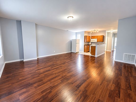 5th image of 6118 N Broad St