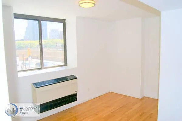 Rented by Metropolitan Property Group | media 13