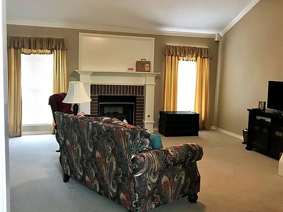 3rd image of 3518 Clear Creek Cir