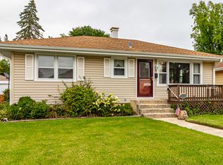 1909 Walnut St, Waukegan, IL 60087