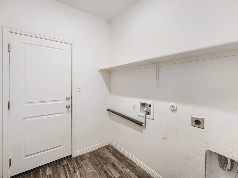 13705 Sherri Berry Way — Photo 4