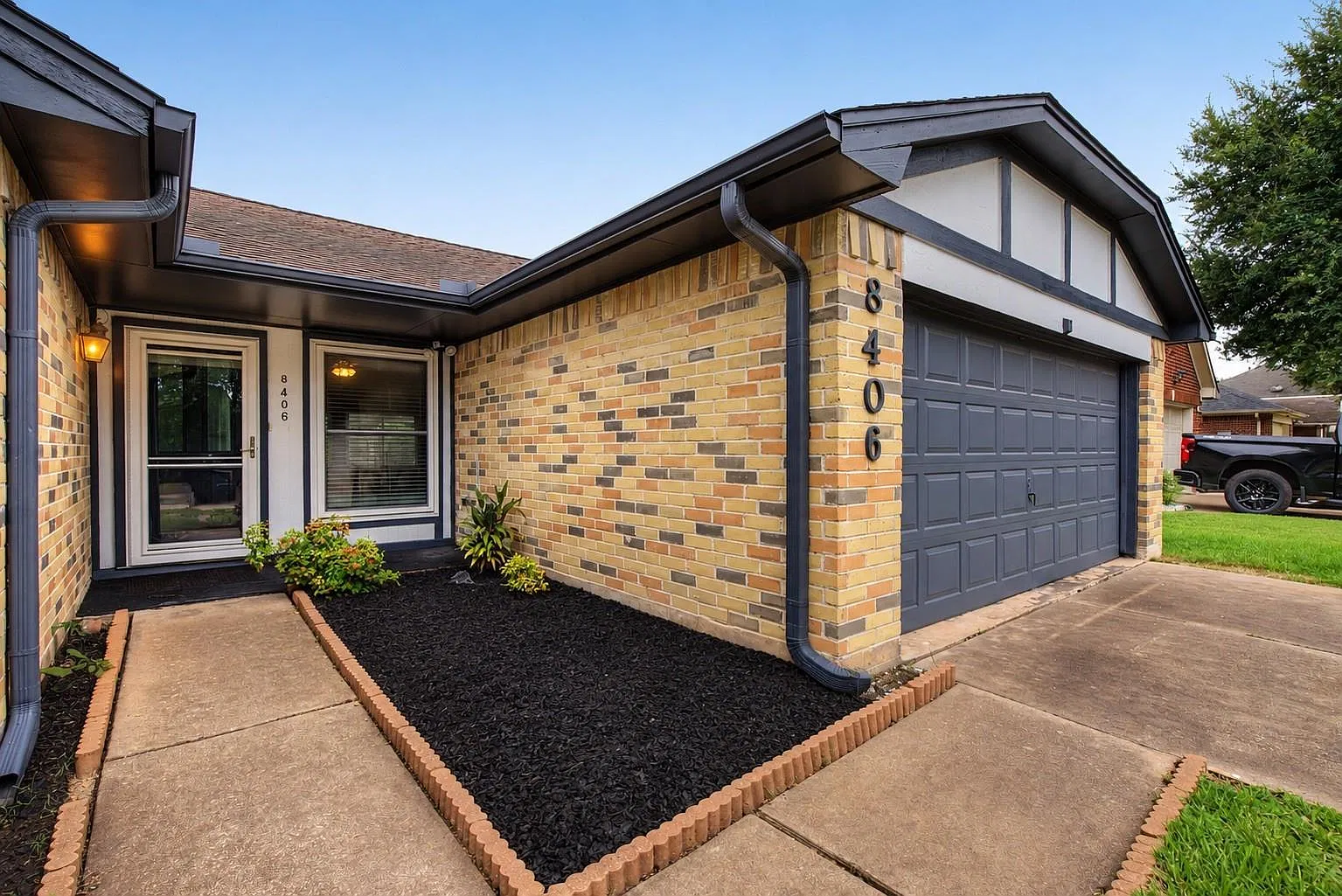3 bed, 2.0 bath, 1586 sqft, $1,850 — Photo 4