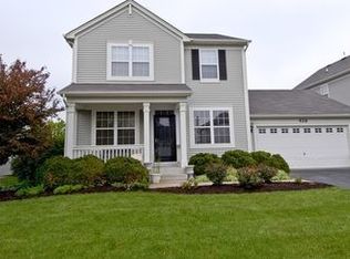 426 Red Sky Dr, St Charles, IL 60175