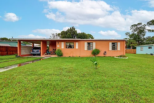 141 SE Serenata Ct Photo 1
