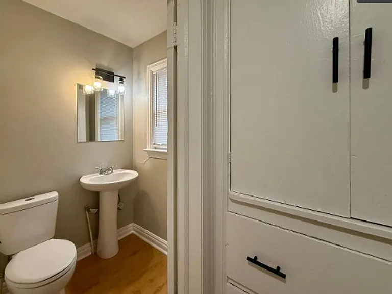 440 N Indiana Ave — Photo 2