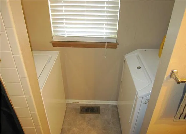 10673 Eudora Way — Photo 14