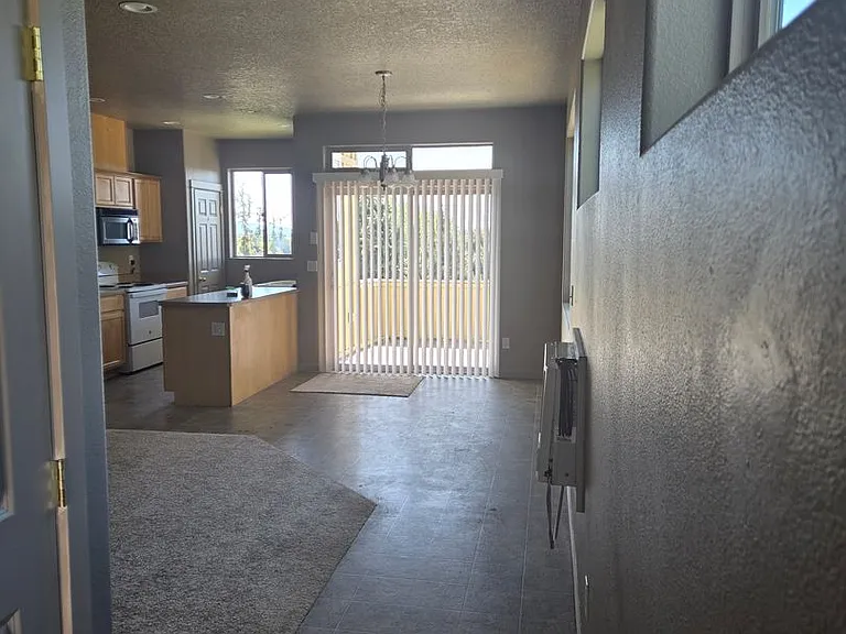 1714 NE Lotus Dr — Photo 2