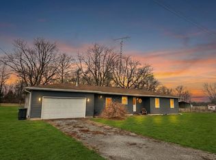 212 S Clark Ave SE, Clay City, IL 62824