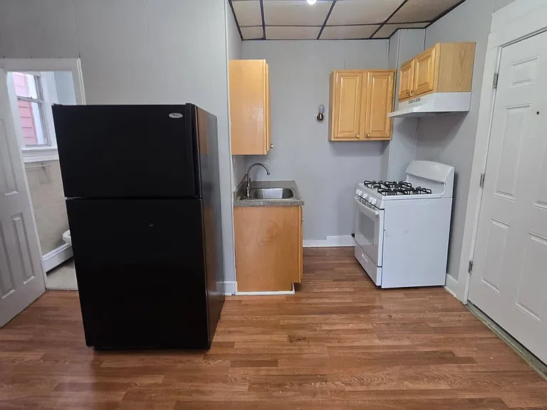 185 Avenue E #5 — Photo 2