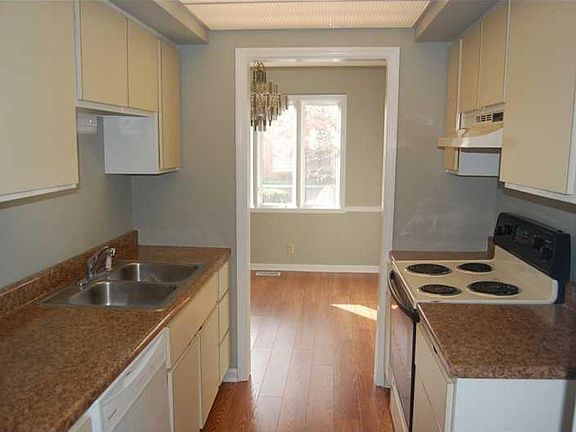 4th image of 8529 Canterbury Sq E