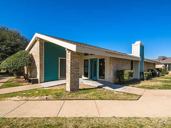 5th image of 601 Bellaire Dr APT 217