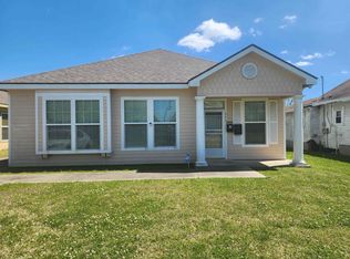 624 10th St, Port Arthur, TX 77640