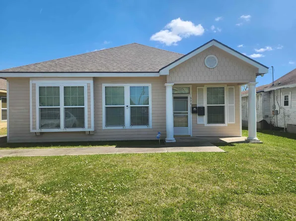 624 10th St, Port Arthur, TX 77640