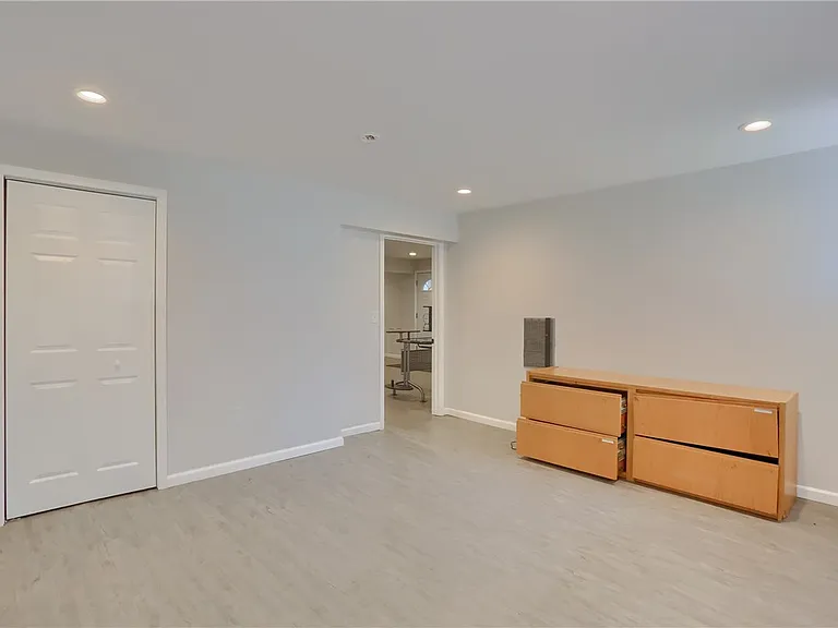 2501 Wildwood Rd — Photo 16