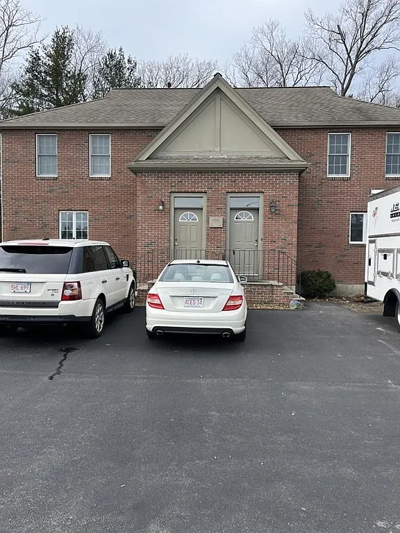 3 bed, 1.5 bath, 1100 sqft, $3,000 — Photo 1