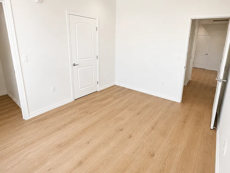 7327 Milwood Ave #101 — Photo 16