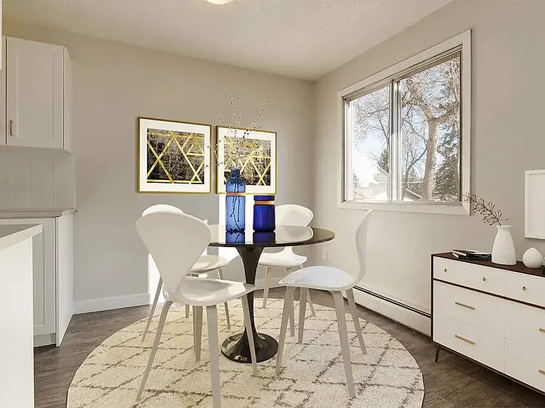33 Grand Dr — Photo 2