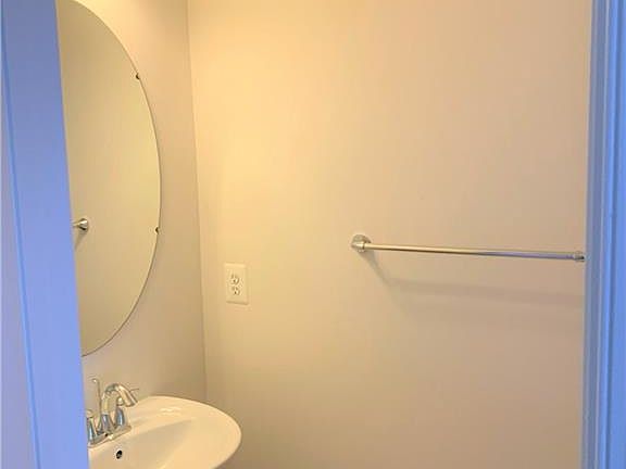 4th image of 4024 Alder Grove Ln