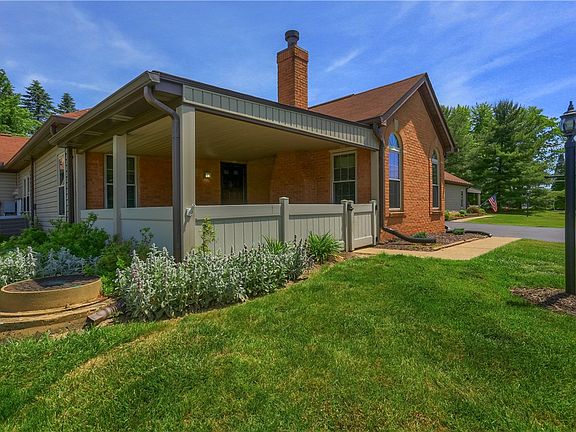 3rd image of 21 Ashford Dr