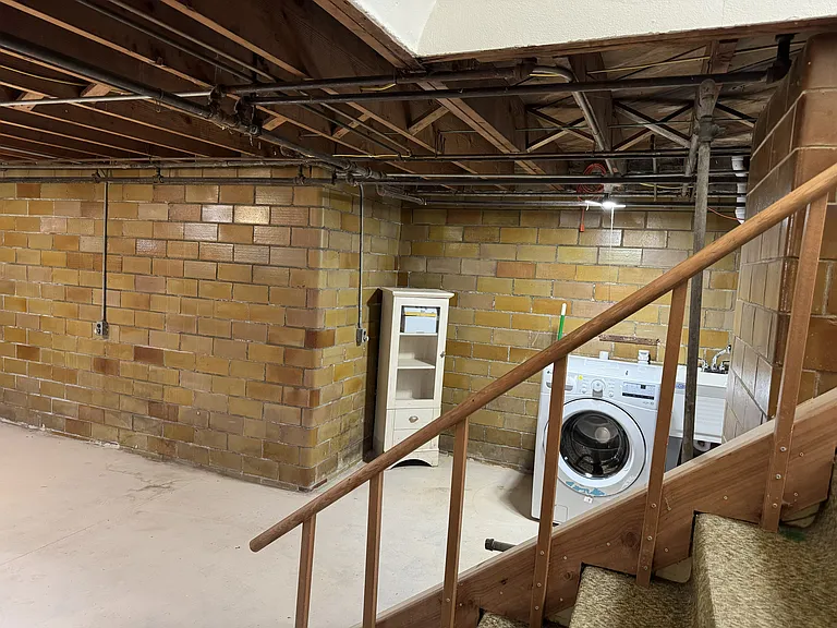 332 Avenue C — Photo 24