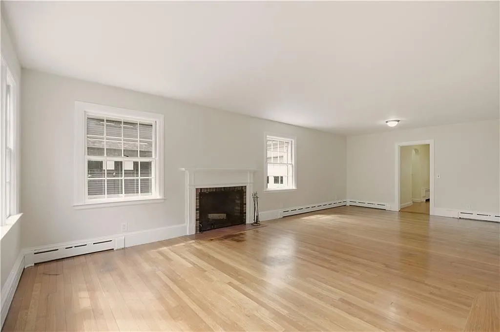 Building Photo - 1 Red Cross Ave #B