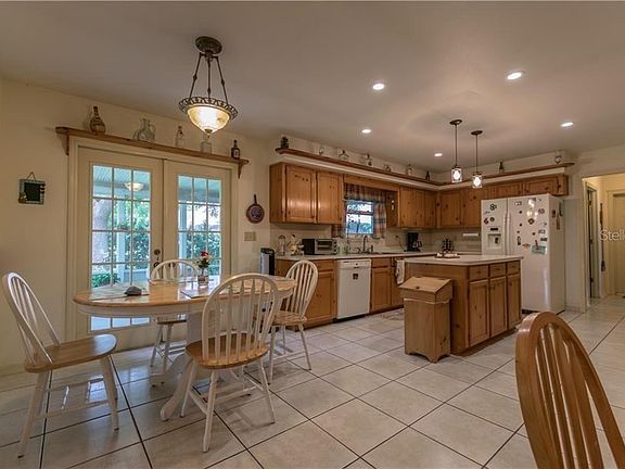 4th image of 227 Wood Hall Dr