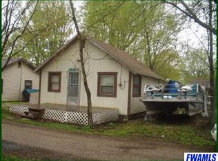 700 S Parkside Dr #12, Cromwell, IN