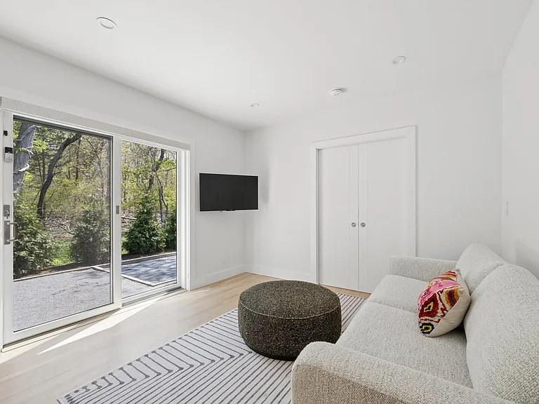 2406 Noyac Rd — Photo 21