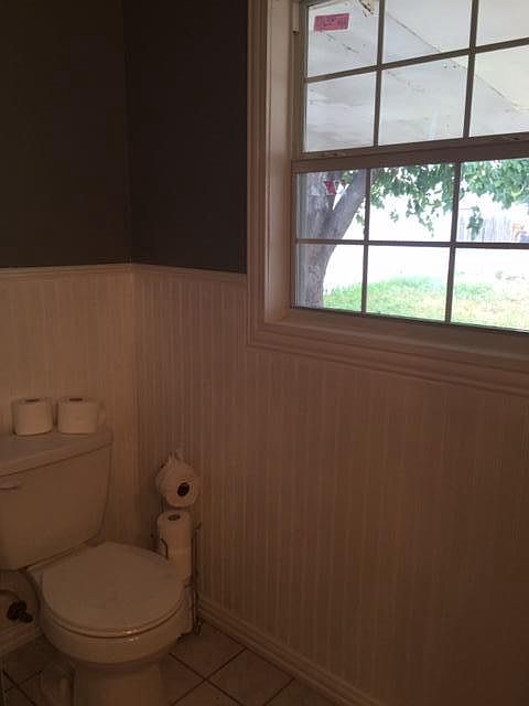 2nd image of 1835 Lyndale Dr
