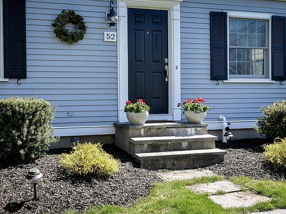 2nd image of 52 Wesley Rd