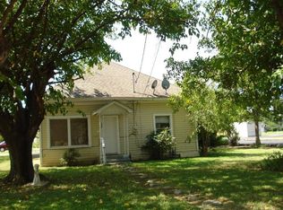 1205 Granbury St, Cleburne, TX 76033