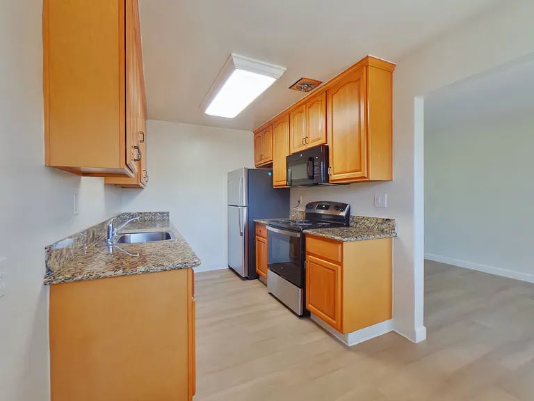 22 Coleman Pl #17 — Photo 4