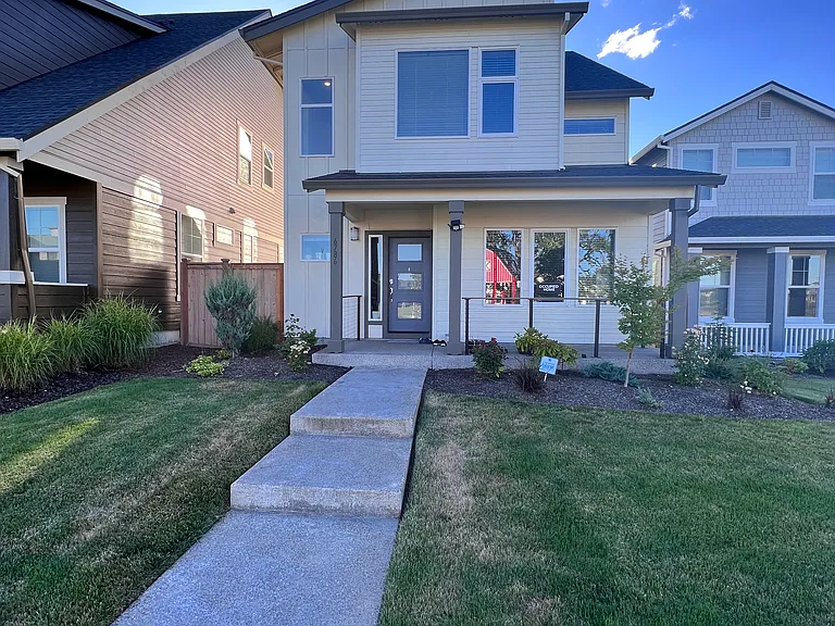 6786 SE Yamsay Ln — Photo 1