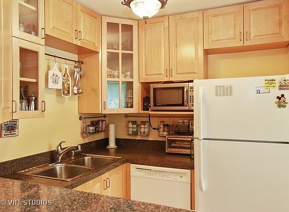 5th image of 1415 W Pratt Blvd APT 302