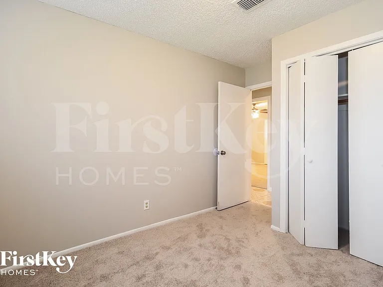 5614 Rivergate Dr — Photo 10