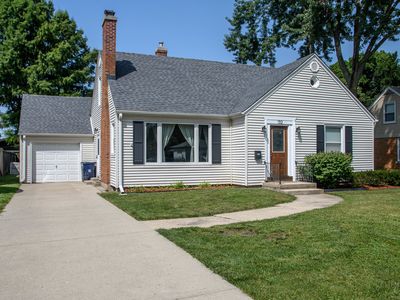 132 N Weston Ave, Elgin, IL, 60123