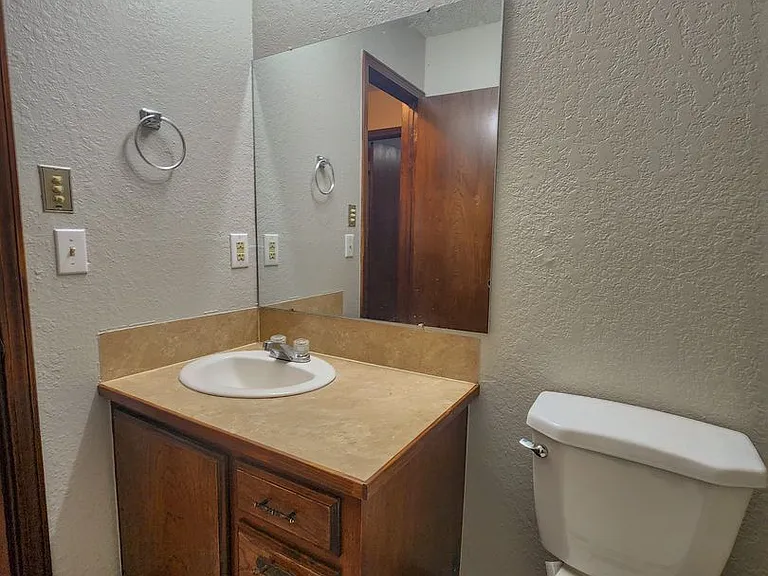 4104 N Market Ave — Photo 15