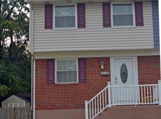 8556 Beacon Point Dr, Pasadena, MD 21122