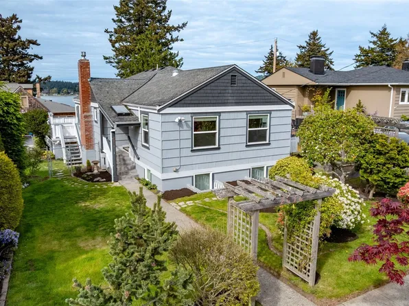 2010 9th Street, Anacortes, WA 98221