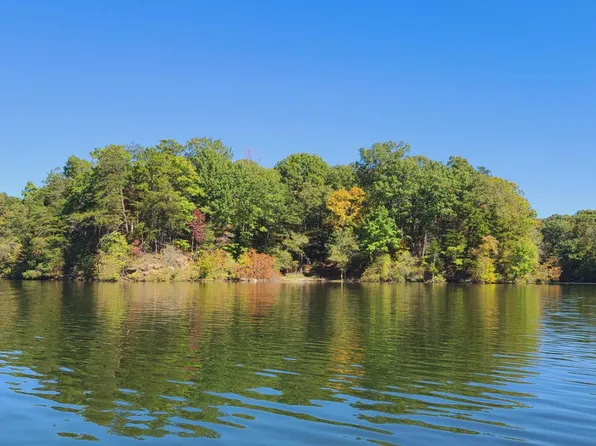 350 Gardner Point Dr, Stony Point, NC 28678
