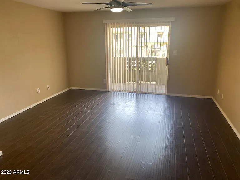 1880 E Morten Ave #106 — Photo 3