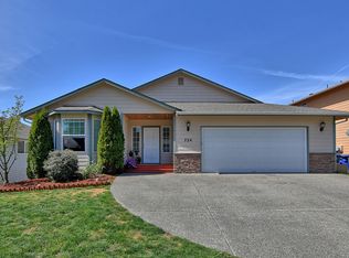 724 Darwins Way, Granite Falls, WA 98252