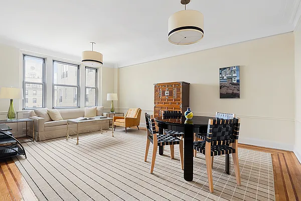 Sold by Compass | media 22